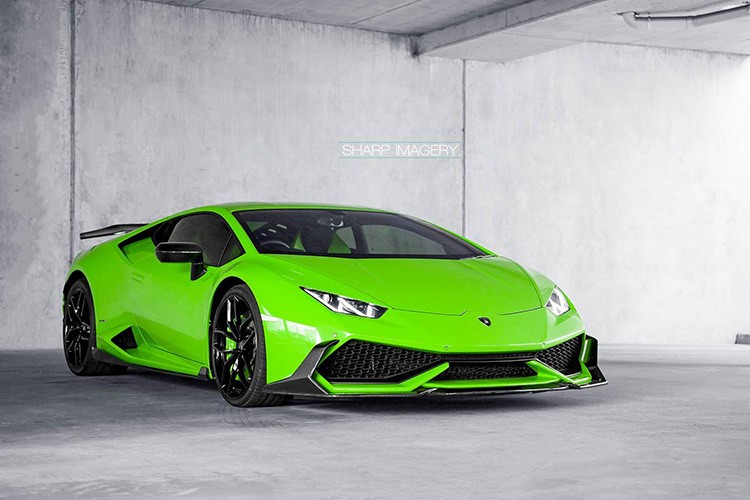 "Siêu bò"  Lamborghini Huracan được sơn màu xanh lá cây neon green, nó được hoàn thiện bởi Verde Mantis và được đặt hàng để lên đời với hàng loạt đồ chơi thuộc dạng "khủng".